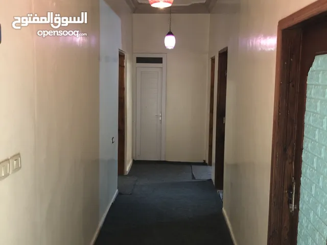 300 m2 2 Bedrooms Townhouse for Rent in Tripoli Arada