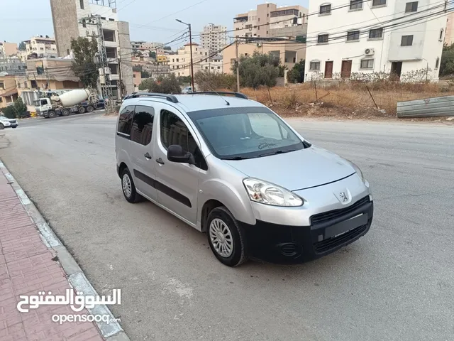 بيجو باتنلر 2015 ديزل بصلاه عنبي بسعر حرق 39000 ألف نقدا بدل وارد منبدل