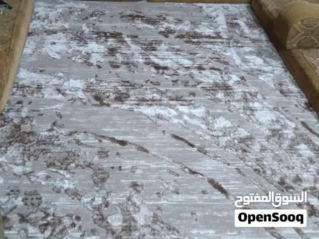 سجادة للبيع 180/270 موجوده باربد وكاله مش مستعمله مع برداي 165 /185