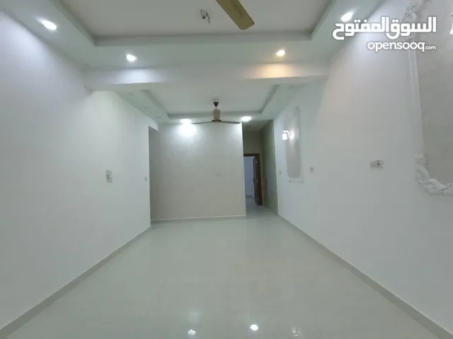 شقة حديثة ديلوكس للإيجار في بريهة موقع تجاري سكني مميز للشركات و المكاتب و الموظفين و العوائل