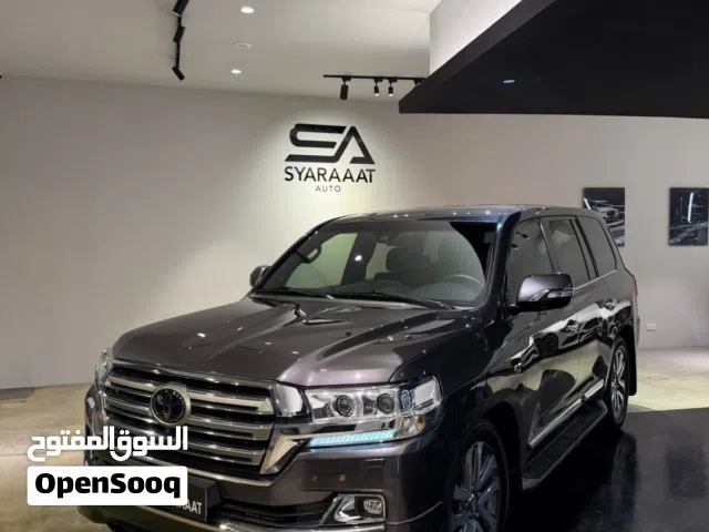 Land Cruiser VXS 5.7 V8