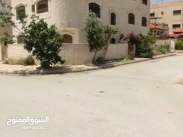 410m2 More than 6 bedrooms Townhouse for Sale in Amman Sahab