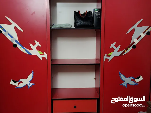 للبيع دولاب اطفال بارفف وسحاببن علاقات