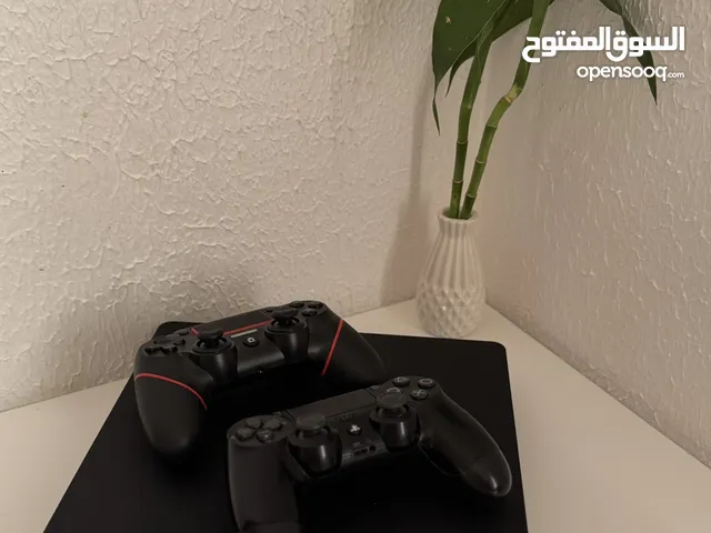 بلاي ستيشن فور قمة في النظافة و المالك الاول استخدام حشمه. قابل للتفاوض بحدود المعقول