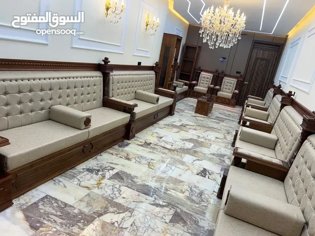 ديوان صاج من الدرجه الاولى العنوان البياع الاعلام شارع قطر الندى للأستفسار مراسلة الصفحة أو وتساب