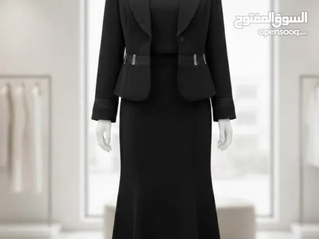 طقم رسمي أنيق باللون الأسود (3 قطع) – حالة ممتازة