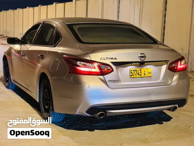 Used Nissan Altima in Dhofar