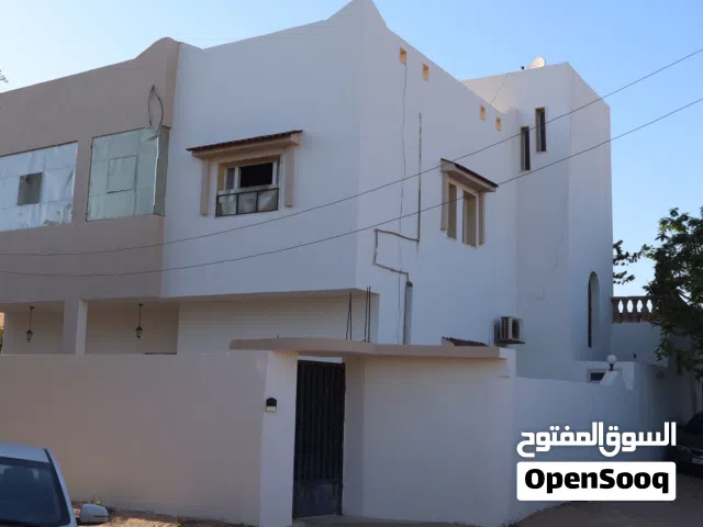 منزل دورين مفصولين للبيع داخل المخطط – خلف سوق تاجوراء ماركت وصولة للمنزلية