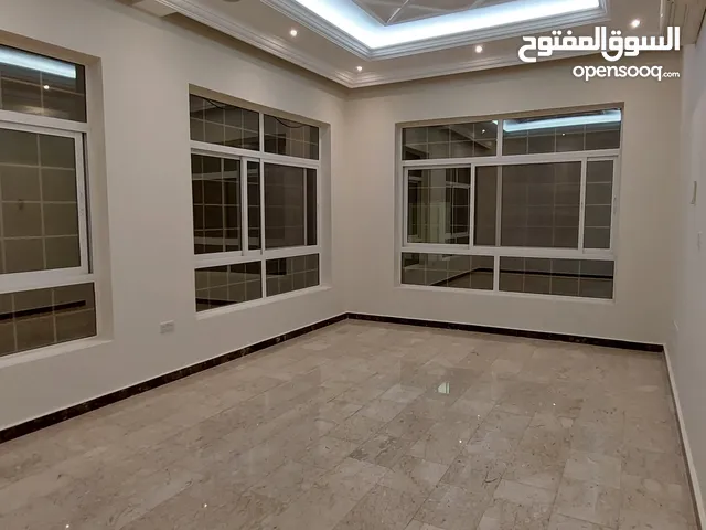 للإيجار فيلا نظيفة جدا في منطقة الطوية