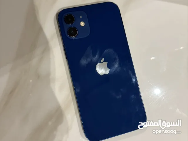> آيفون 12 أزرق اللون نظيف جداً من داخل، فيه خدوش خفيفة بالأطراف فقط البطارية 77% بدون كرتون أو ملحق