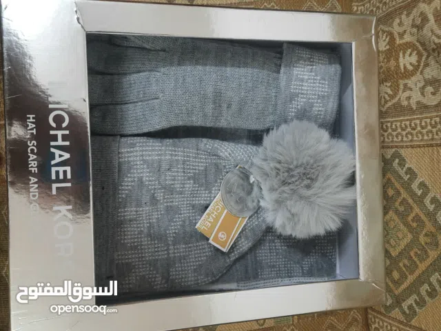 (وشاح +قفاذات+قبعة )ماركة فخمة