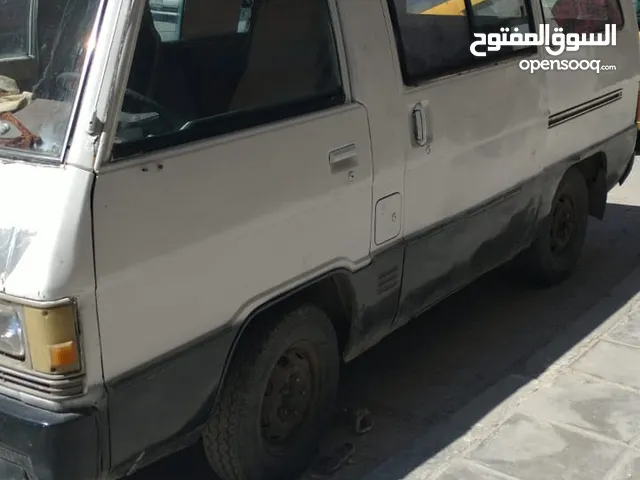 Mitsubishi Van 1984 in Zarqa