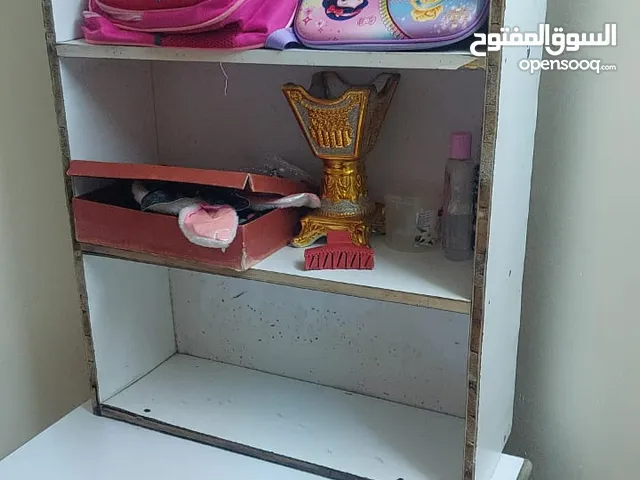 مكتب للدراسه ابيض