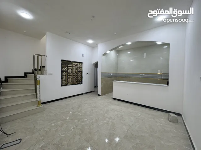 شقة جديدة للايجار كعيادة فقط وليست للسكن