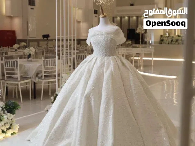 فستان زفاف للتاجير