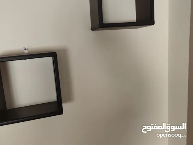رفوف للبيع