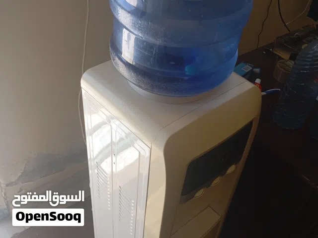 كولر ماء للبيع   مستعمل شغال ساخن بارد