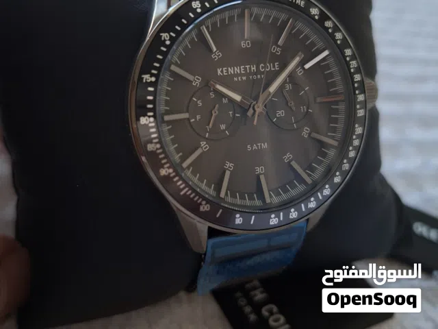 ساعة كينيث كول جديده مع الضمان وجميع المرفقات