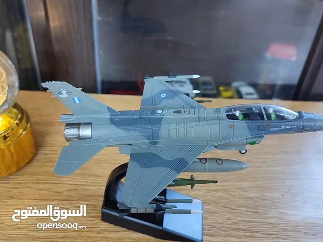 نموذج طائرة حديد F16