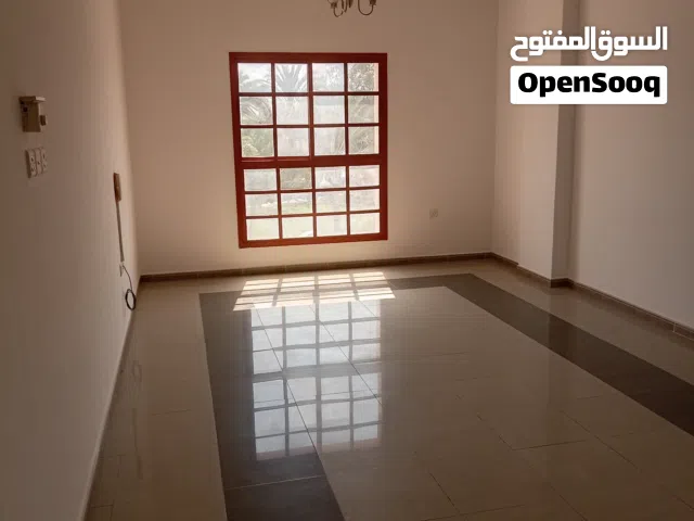 شقه للايجار في الغبره الجنوبيه مقابل مجمع السلطان قابوس الرياضي قريب من المستشفي السلطانى