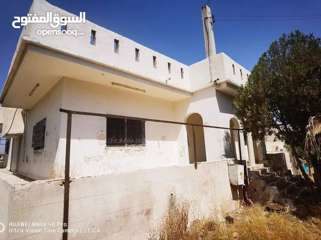 238 m2 3 Bedrooms Townhouse for Sale in Zarqa Al Hashemieh