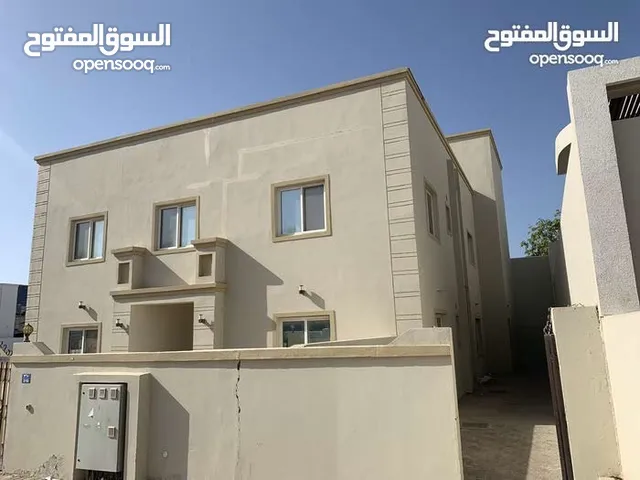 فرررصه ،، مبنى سكني للبيع في المعبيلة الجنوبية مكونة من فيلا و3 شقق