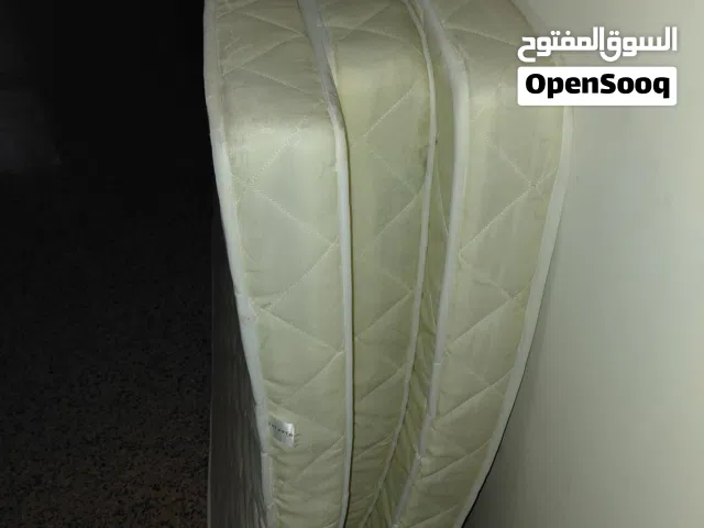 مرتب طبي 120 ×190 بحالة ممتازة جدا جدا