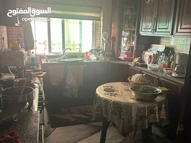 شقه ارضيه للبيع بسعر مميز جدا