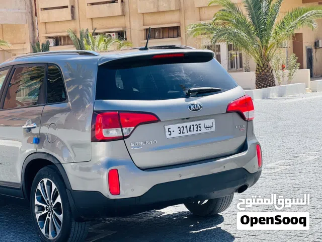 Used Kia Sorento in Tripoli