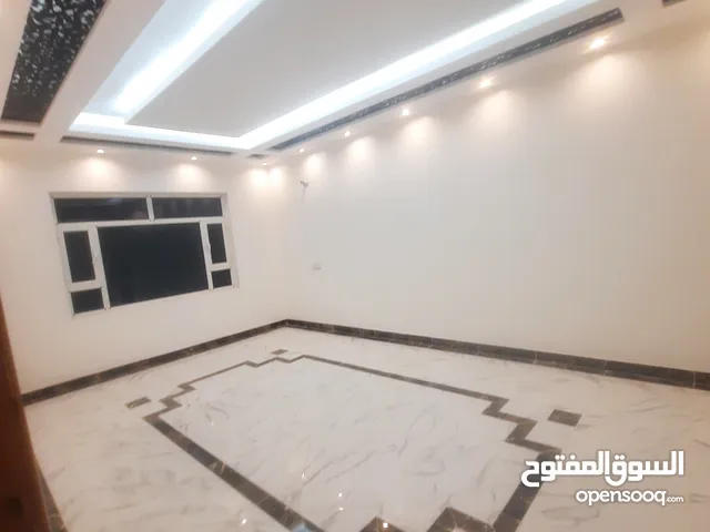 230 m2 4 Bedrooms Apartments for Rent in Sana'a Bayt Baws