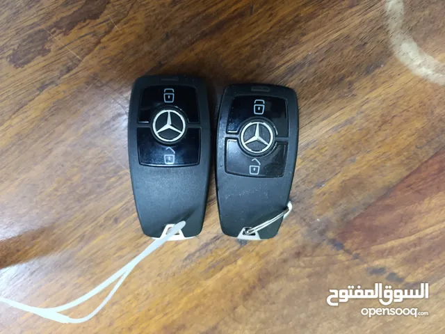 باص مرسيد مع ثلاجة للبيع