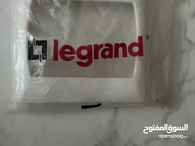 فيش كهرباء legrand الغنية عن التعريف لإذا كنت بتبني بيت وبدور فيش كهرباء في الجدار عليك ب legrand