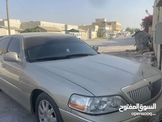 Used Lincoln Town Car in Ras Al Khaimah