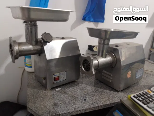 ماكنات فرم لحمة بحالة ممتازة