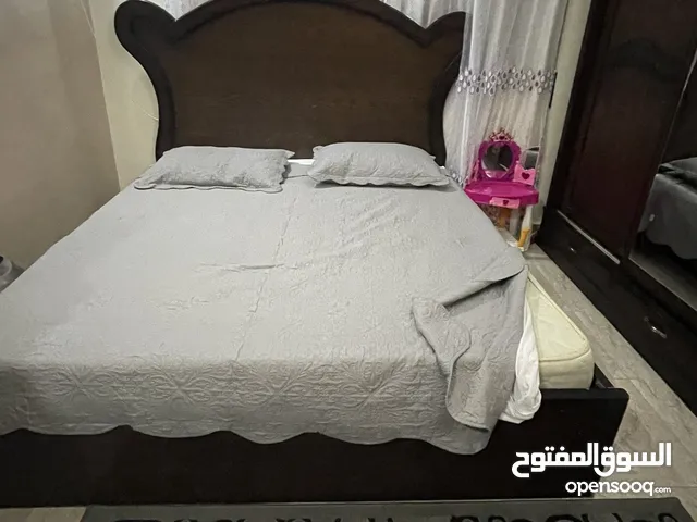 تخت مجوز للبيع