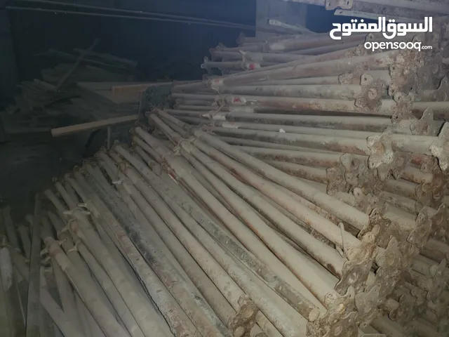 جكات بناء مستعمل 4 متر الطول ويوجد الواح بليود مستعمل بحالة ممتازة