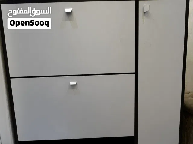 جدامه احذيه ابيض في اسود بحاله ممتازه