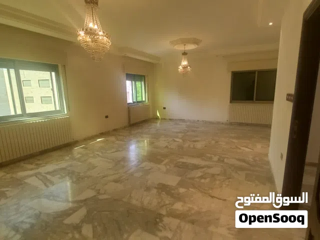 شقه فارغه للإيجار  الشميساني 200م