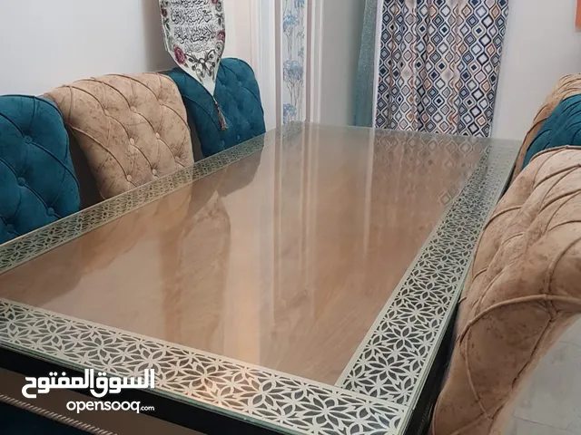 سفرة كامله بالنيش للبيع استعمال خفيف و بحاله ممتازه. خشب سويدى جوده عاليه