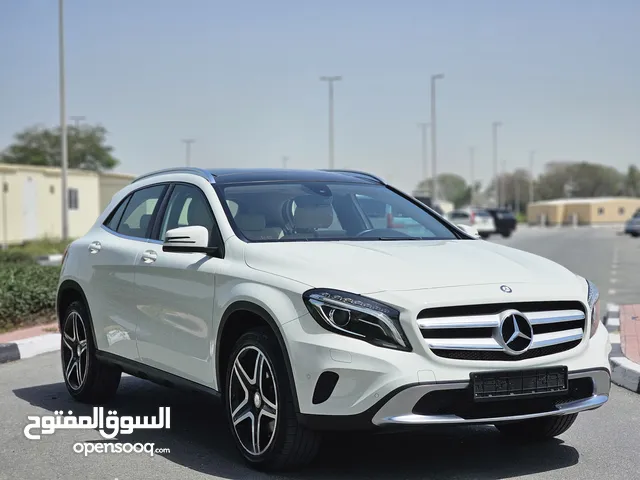 MERCEDES-BENZ GLA250 GCC 2016 FULL OPTION WITH WARRANTY