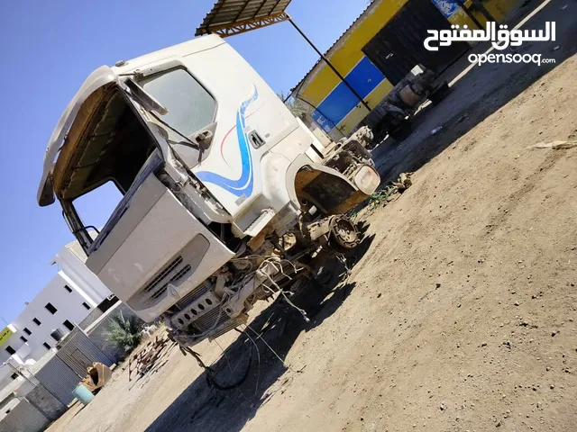 Tractor Unit Renault 2018 in Misrata