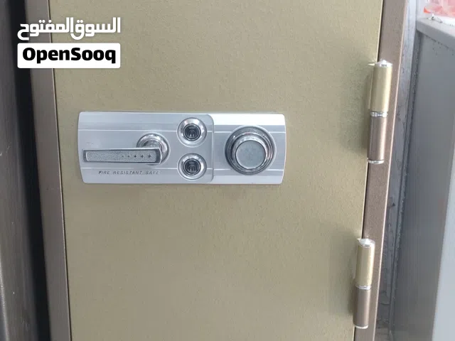 قاصه فيتنام ارتفاع 127. وزن 350كيلوبحاله الجديد لسنا الوحيدين ولكننا متميزون المحسناوي للقاصات