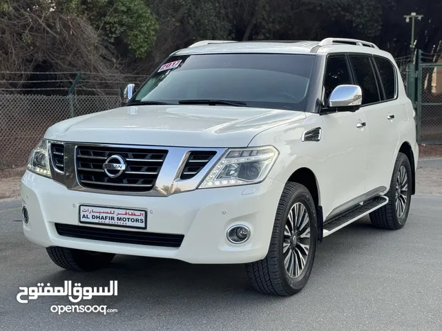 نيسان باترول. 2017 بلاتنيوم ماكينه. صغيره فل ابشن