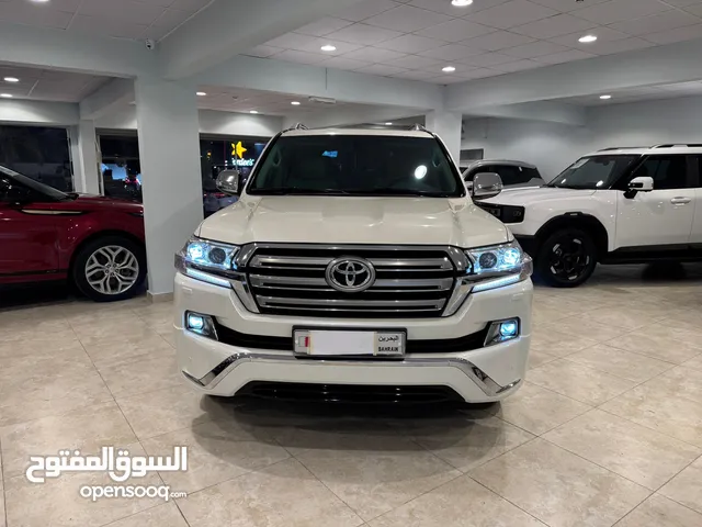 2016 Land Cruiser GXR V6