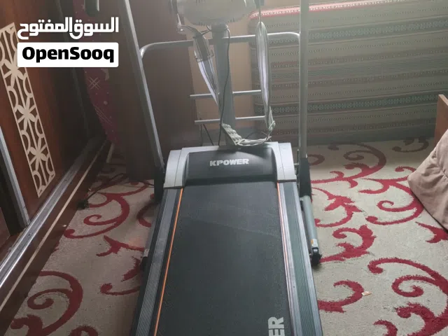 جهاز رياضه استعمال بسيط بحالة الوكاله وفي معه جهاز رجاج للجسم وتحت تمارين للمعدة