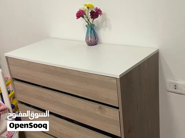 وحدة ادراج بحالة ممتازه خشب نخب اول تفصيل  سكك ادراج سوفت كلوز بحالة الجديد