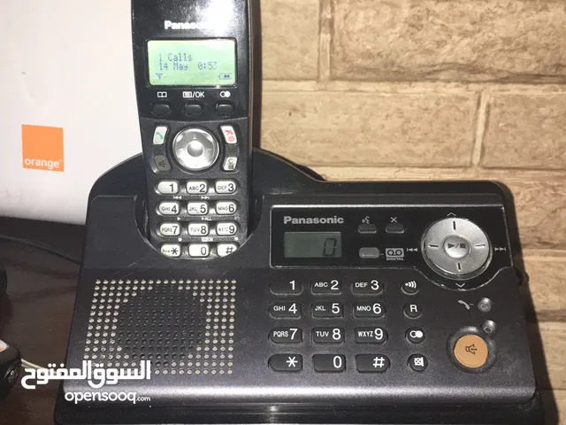 تلفون أرضي لاسلكي مع كامل ملحقاته، بطاريات جديدة، وسلك للراوتر، يعمل على اشتراكات الفايبر