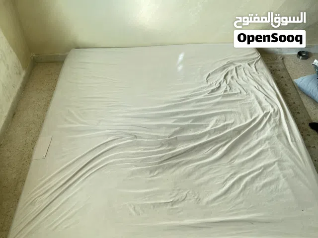 فرشة كبيرة بحالة جيدة قياس مزوج