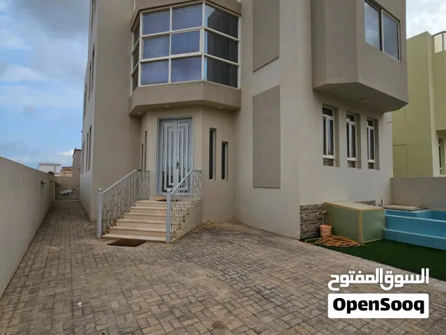 Luxury Villa with swimming pool  فيلا راقية بعوقد