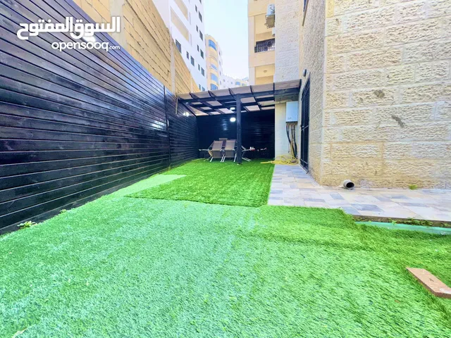 شقة مفروشة عفش جديد وحديقة